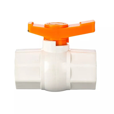 De witte van de Kogelklep Plastic 1/2“ -“ Haven 4 van PN10 UPVC Achthoekige Grootte