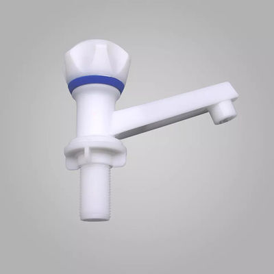 Pp-Muur van de de Kern zette de Plastic Openluchtkraan van pvc Openluchtpvc-Tapkraan op