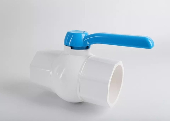 Witte pvc-WaterpijpKogelklep 1 van de de Kwartdraaiklep van Manierpvc het Plastic Handvat